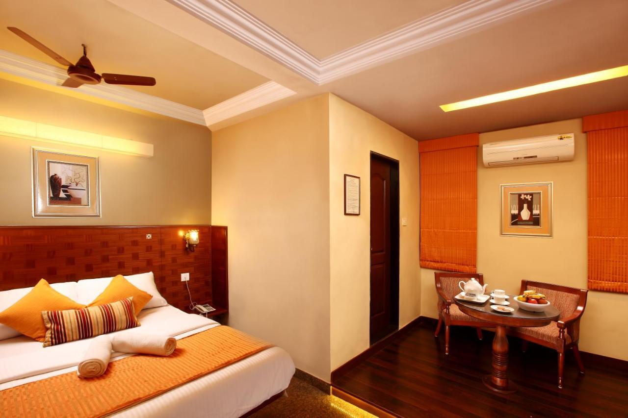 Hotel Rajdhani Panadzsi Kültér fotó