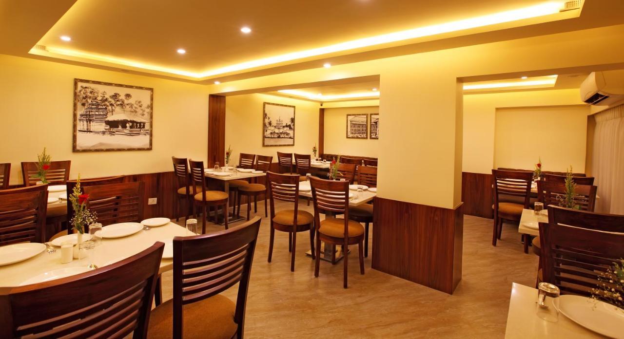Hotel Rajdhani Panadzsi Kültér fotó